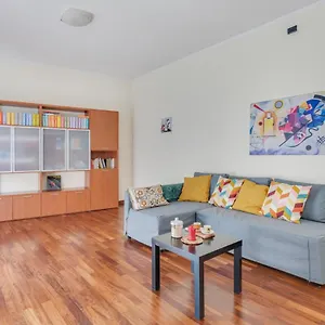 https://oltretorrente-ampio-appartamento-con-balconi.emilia-romagnahotels.net