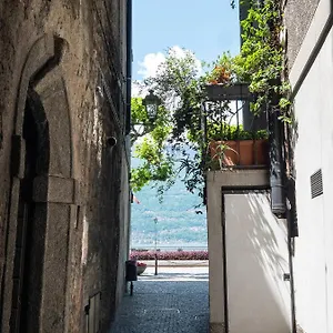 https://camelia-house.it-lombardy.com